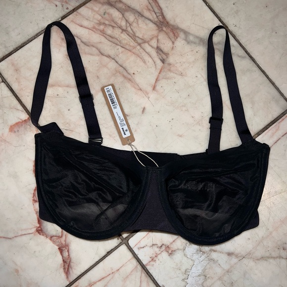 SKIMS Intimates & Sleepwear Skims Molded Unlined Demi Bra Skims Bra No Show Bra Poshmark